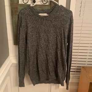 V- neck pullover sweater